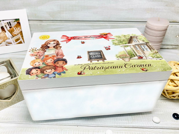 Cutie amintiri din lemn personalizată pentru educatoare / învătățoare