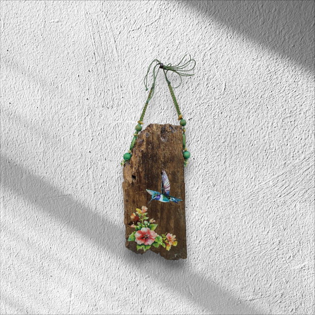 Zborul Colibri-Artă și Natură pe Lemn Reciclat