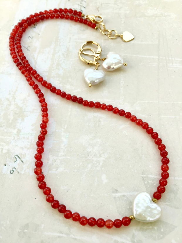 Set Colier și cercei carneol & inimi perle baroc albe