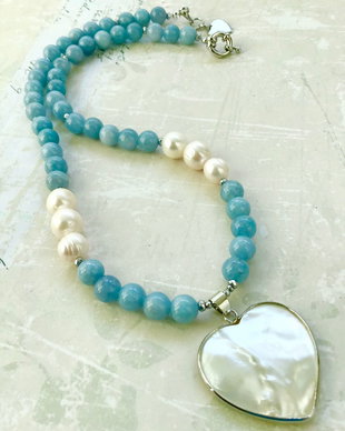 Colier aquamarin / acvamarin, perle de cultura & inima sidef alb