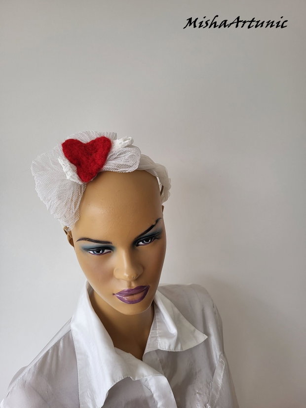 Accesoriu cap cu inima impaslita