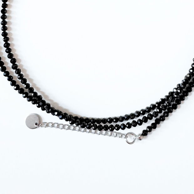Colier / choker triplu multisir la baza gatului din turmalina neagra