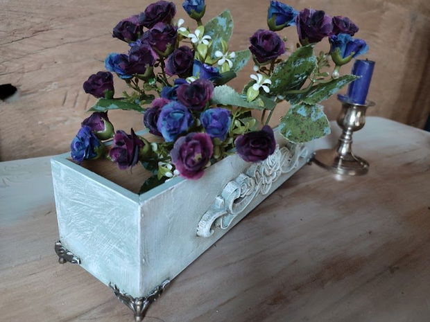 Suport decorativ shabby chic -Accente rafinate pentru orice spațiu