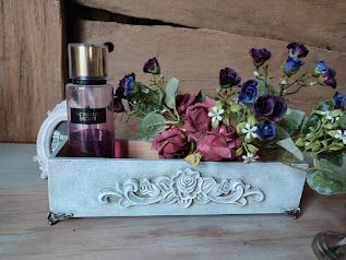 Suport decorativ shabby chic -Accente rafinate pentru orice spațiu