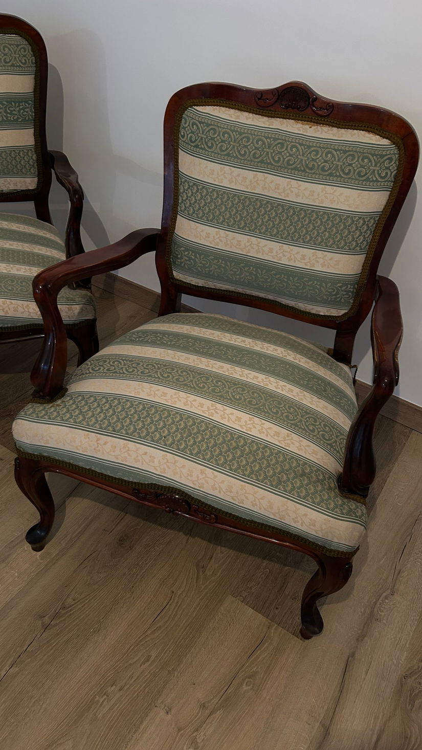 Set salon vintage canapea cu 2 fotolii și măsuță
