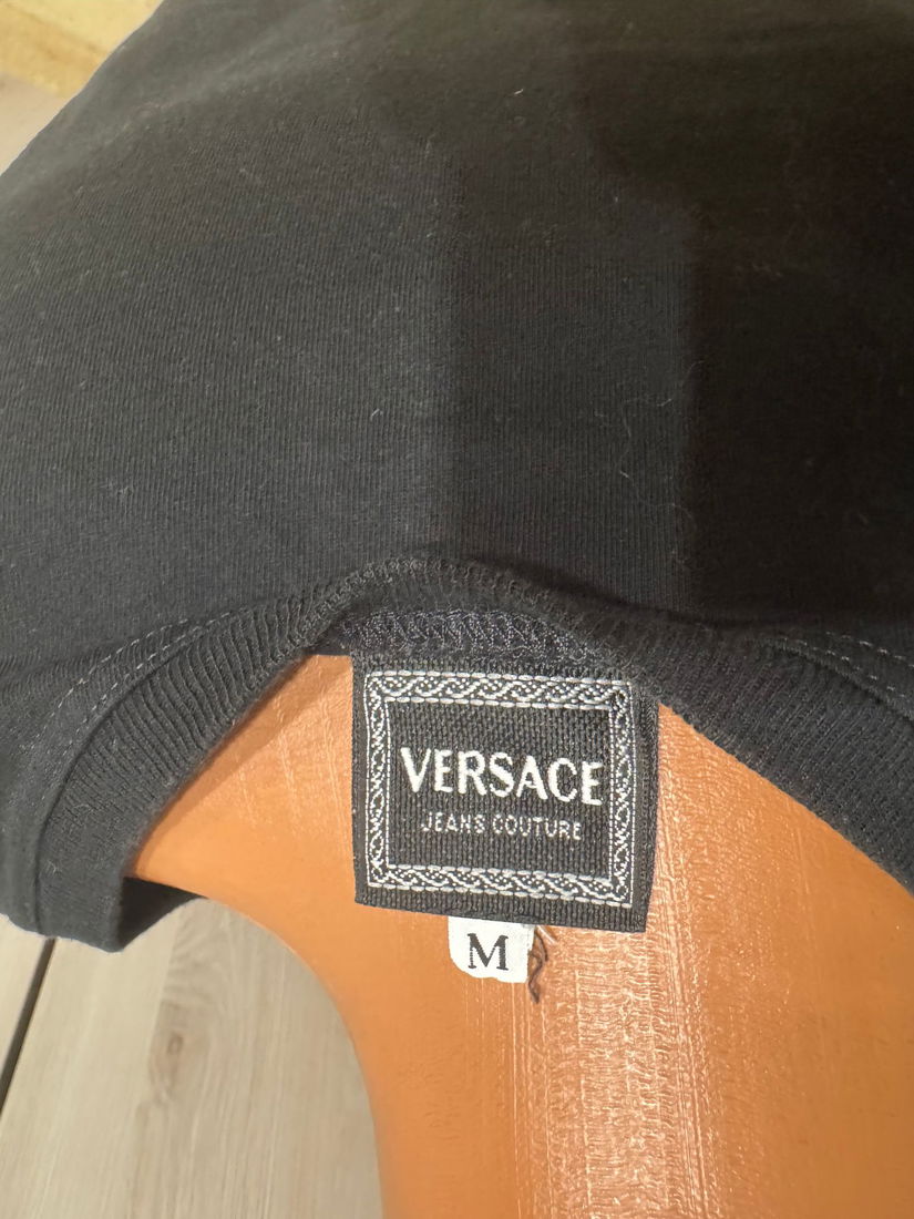 TRICOU VERSACE ORIGINAL NUMAR DE SERIE MARIME M