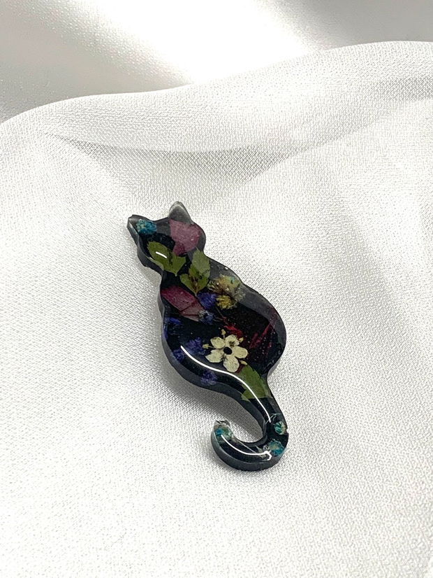 Broșă handmade unicat - din rasina 00590