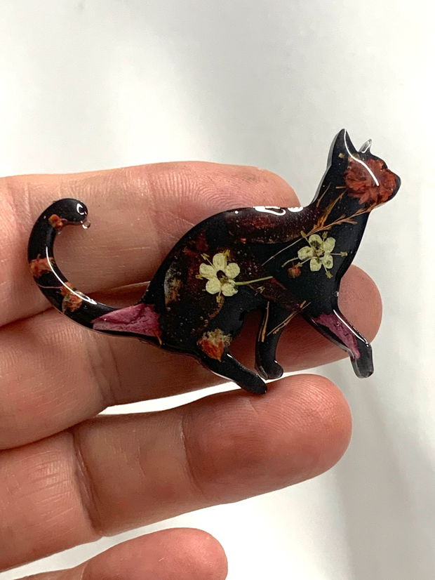 Broșă handmade unicat - din rasina 00593