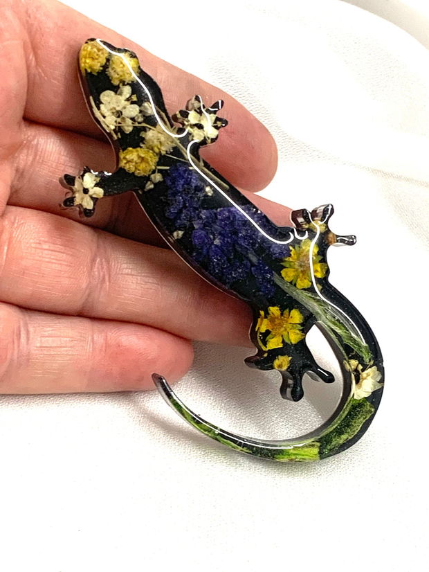 Broșă handmade unicat - din rasina 00595