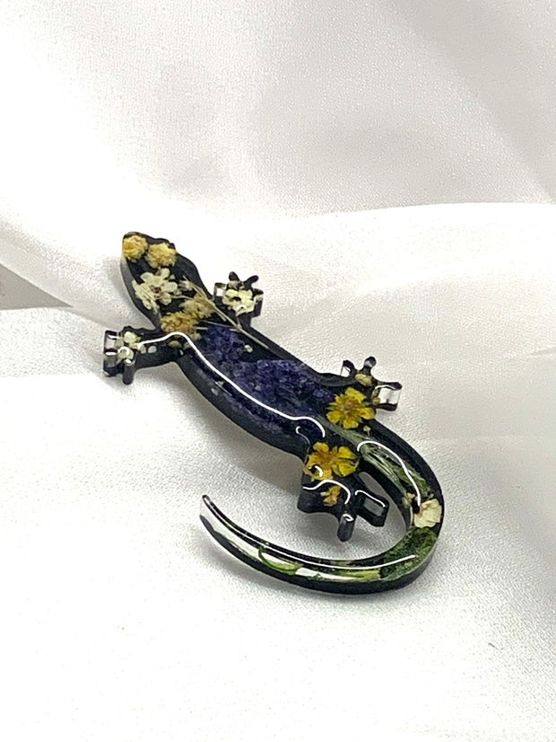 Broșă handmade unicat - din rasina 00595