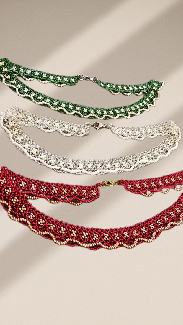 Colier traditional elegant din margele