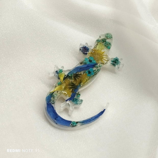 Broșă handmade unicat - din rasina 00597