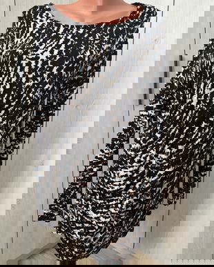 BLUZA DEOSEBITA ,MODEL FRONSAT ,VASCOZA, MARIME 48 EUROPEAN,20 UK