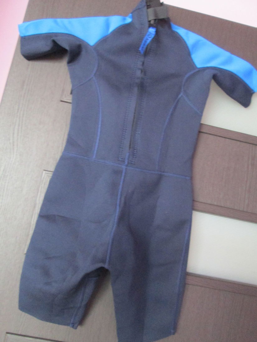 costumatie sporturi apa copii