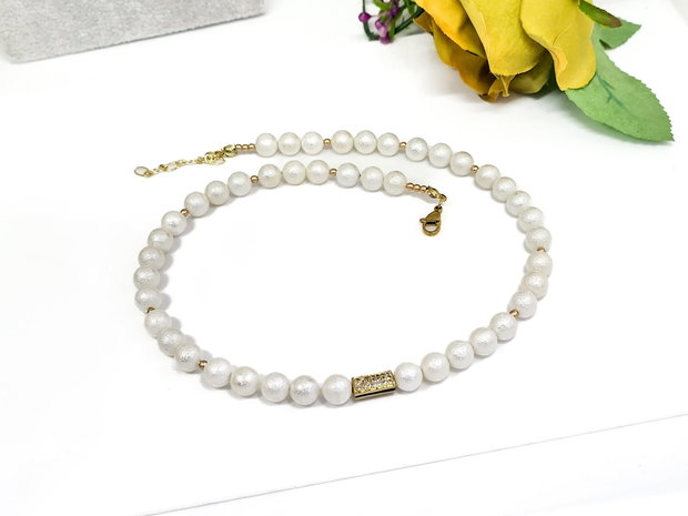 Colier alb /scoica sidefat si zirconiu/elegant de ocazie /auriu