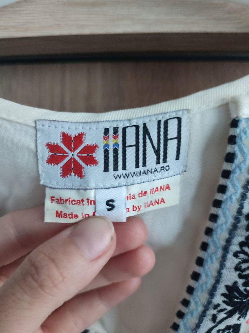 Bluză damă tip ie cu model brodat