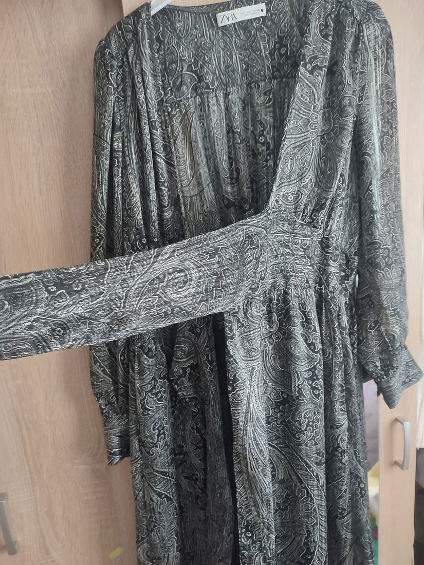 Rochie subțire din voal cu mânecă lungă Zara
