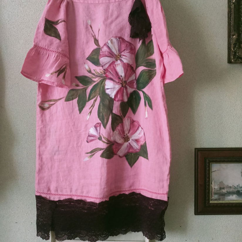 Rochie din in , pictată .