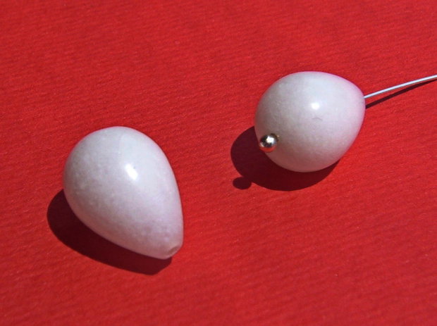 (2 bucati) Jad alb picatura aprox 10x14 mm