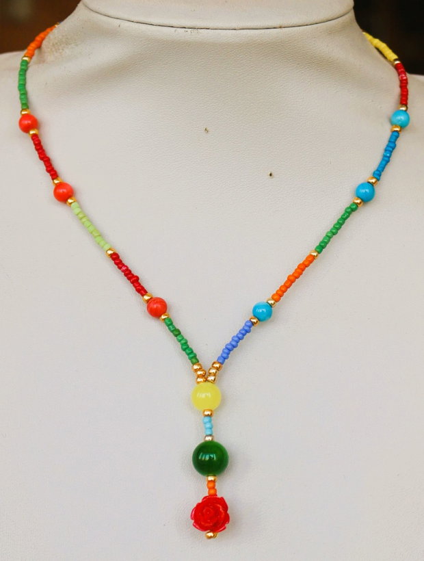 Colier handmade din margele de nisip si sidef