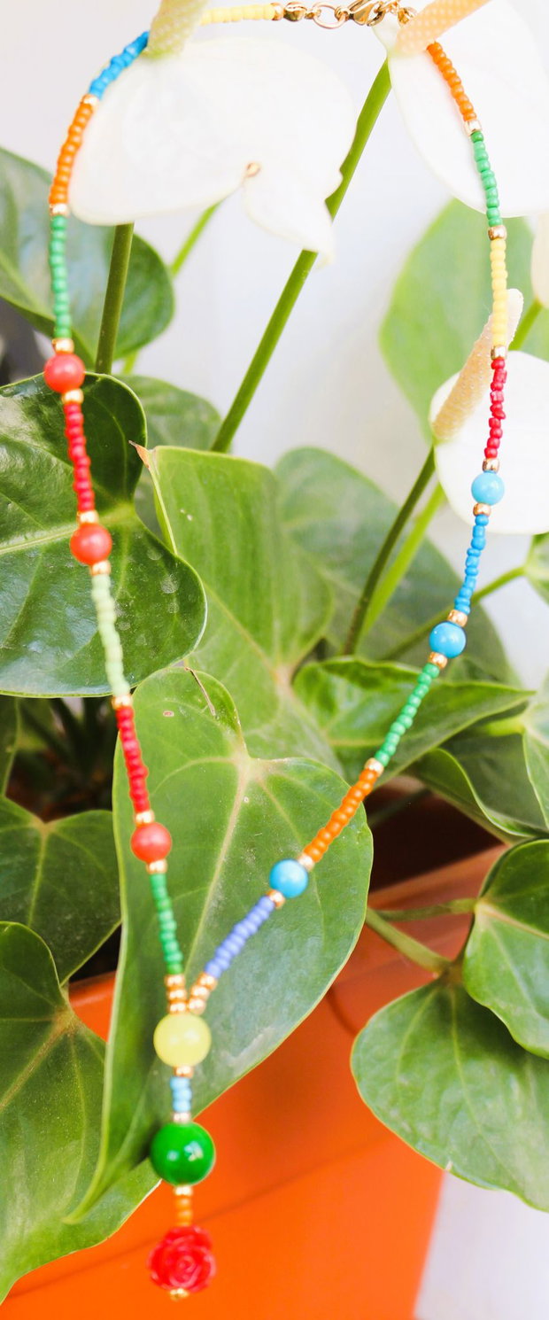 Colier handmade din margele de nisip si sidef