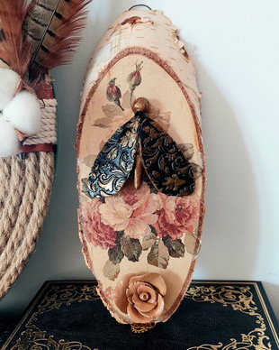 Deco moth