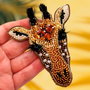 Rezervat Broșă Girafă - Privire de Safari