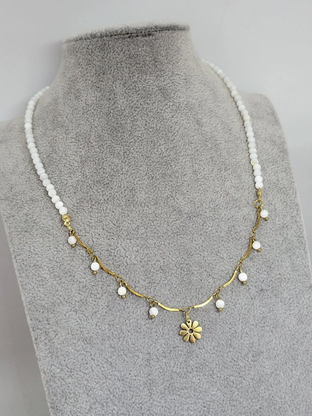 Colier floral alb /sidef