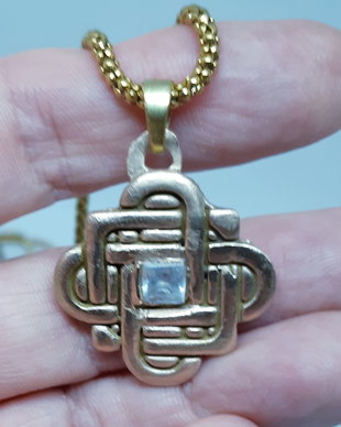 Pandantiv unicat din bronz, cu model celtic si zirconiu patrat