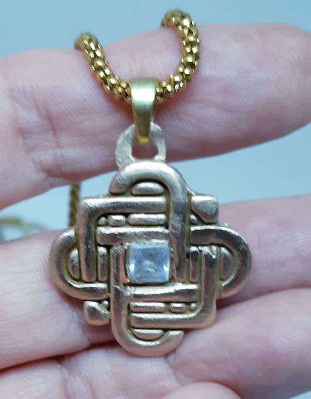 Pandantiv unicat din bronz, cu model celtic si zirconiu patrat