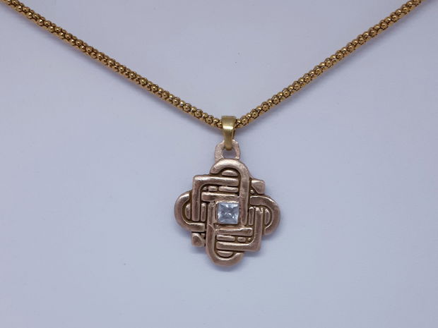 Pandantiv unicat din bronz, cu model celtic si zirconiu patrat