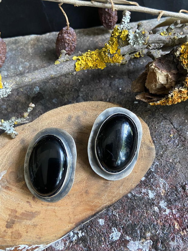 Cercei mari, cu tija, din argint 925 partial oxidat si onix