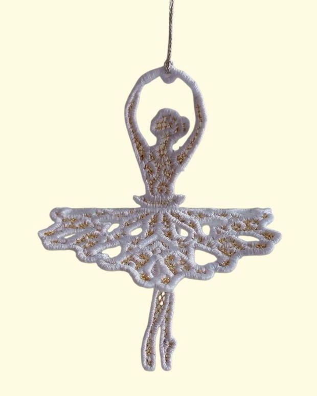 Balerina brodata - Decoratiune suspendabila