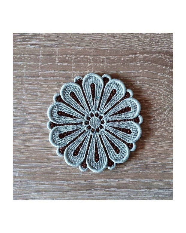 Set Suporturi Brodate Pentru Pahare - Model Floral, Rustic Elegant