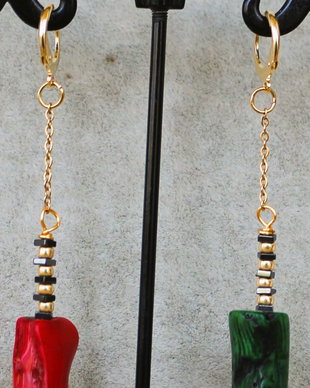 Cercei handmade din placute de hematit,margele myuki si coral