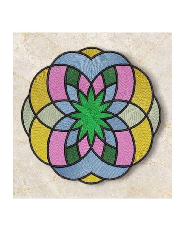 Mandala decorativa brodata