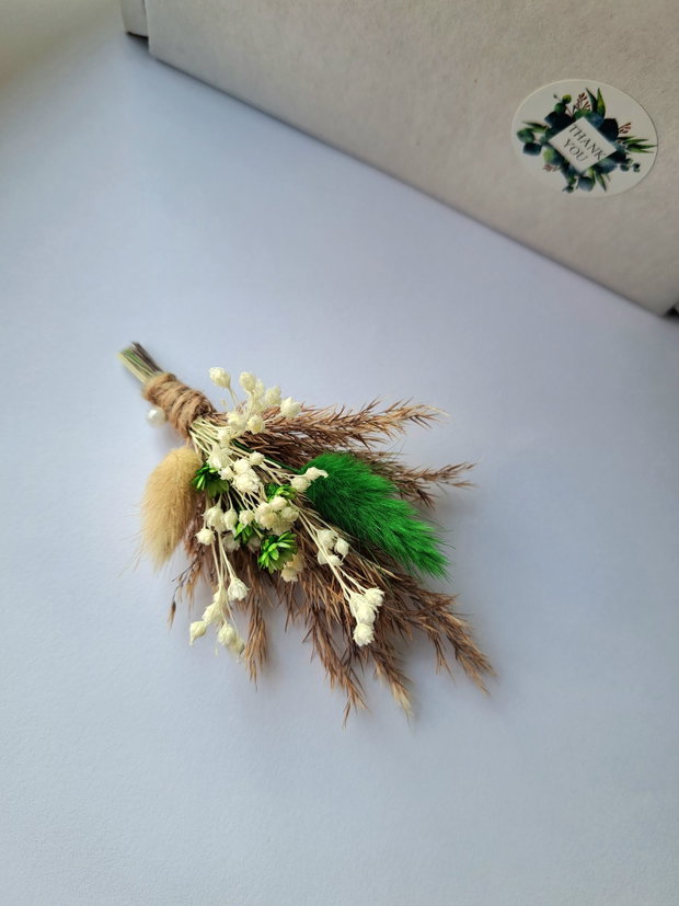 Cocarde mici invitați nuntă/ Flori de pus în piept - naturale uscate și stabilizate, Alb Bej Verde