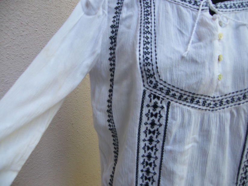 Bluza brodata -creponat