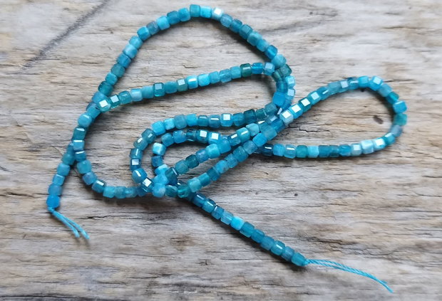 Sirag apatite
