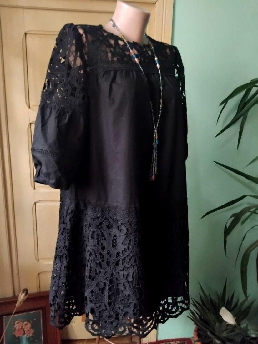 Rochie bumbac negru intens cu broderie masiva