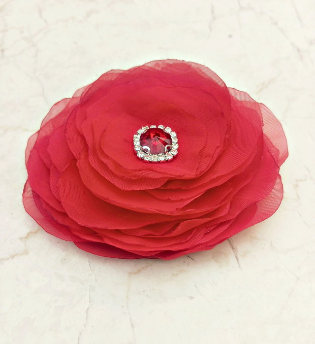 Brosa floare rosie cu cristale 11, 5 cm