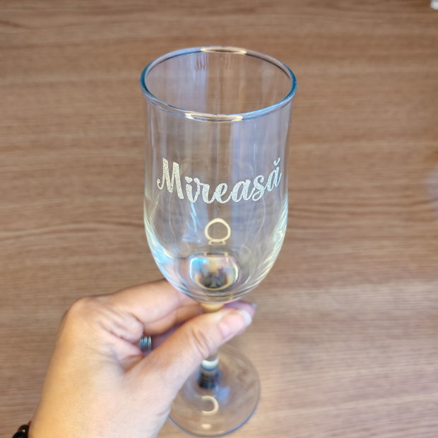 Stikere autoadezive personalizate