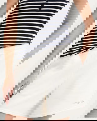 Tommy Jeans pantaloni scurți culoarea bej, uni, high waist, DW0DW21152