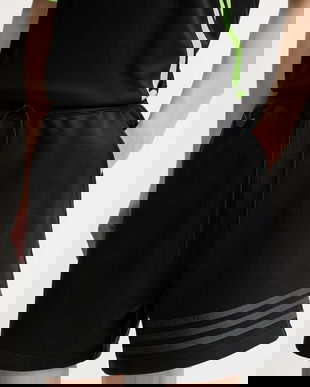 adidas Originals pantaloni scurți Neuclassics culoarea negru, HZ3747