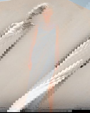 MUUV. rochie FEU culoarea bej, maxi, drept