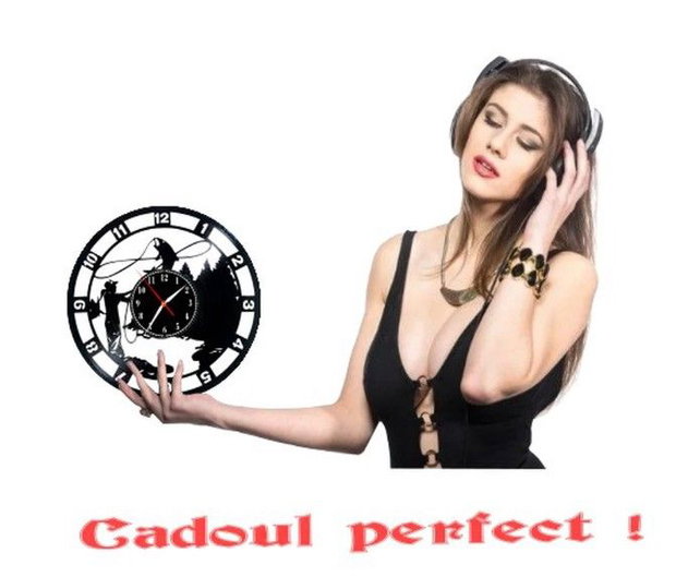 PESCAR-ceas de perete