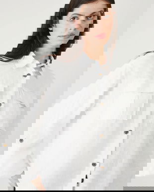 Medicine camasa de in culoarea alb, cu guler clasic, relaxed