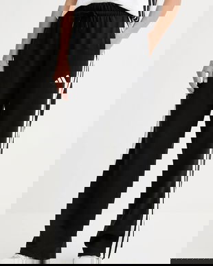 adidas pantaloni de trening Essentials culoarea negru, cu imprimeu, JW7182