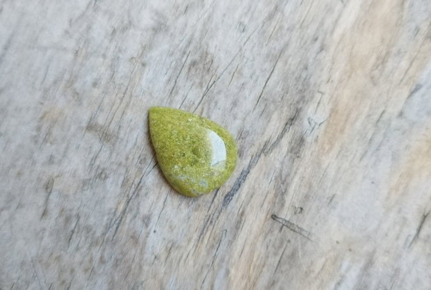 Cabochon opal verde, 23x17 mm