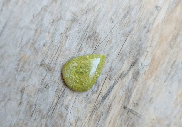 Cabochon opal verde, 23x17 mm